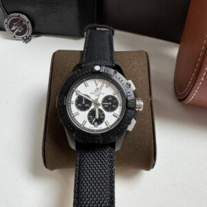 Breitling Avenger - Preto/Branco
