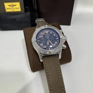 Breitling Avenger - Prata/ Verde Militar