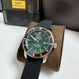 Breitling Superocean -Preto/Verde