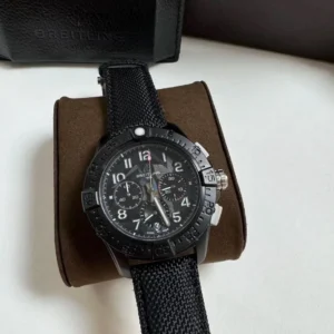 Breitling Avenger - Preto