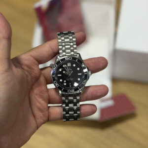 Omega Seamaster- Preto